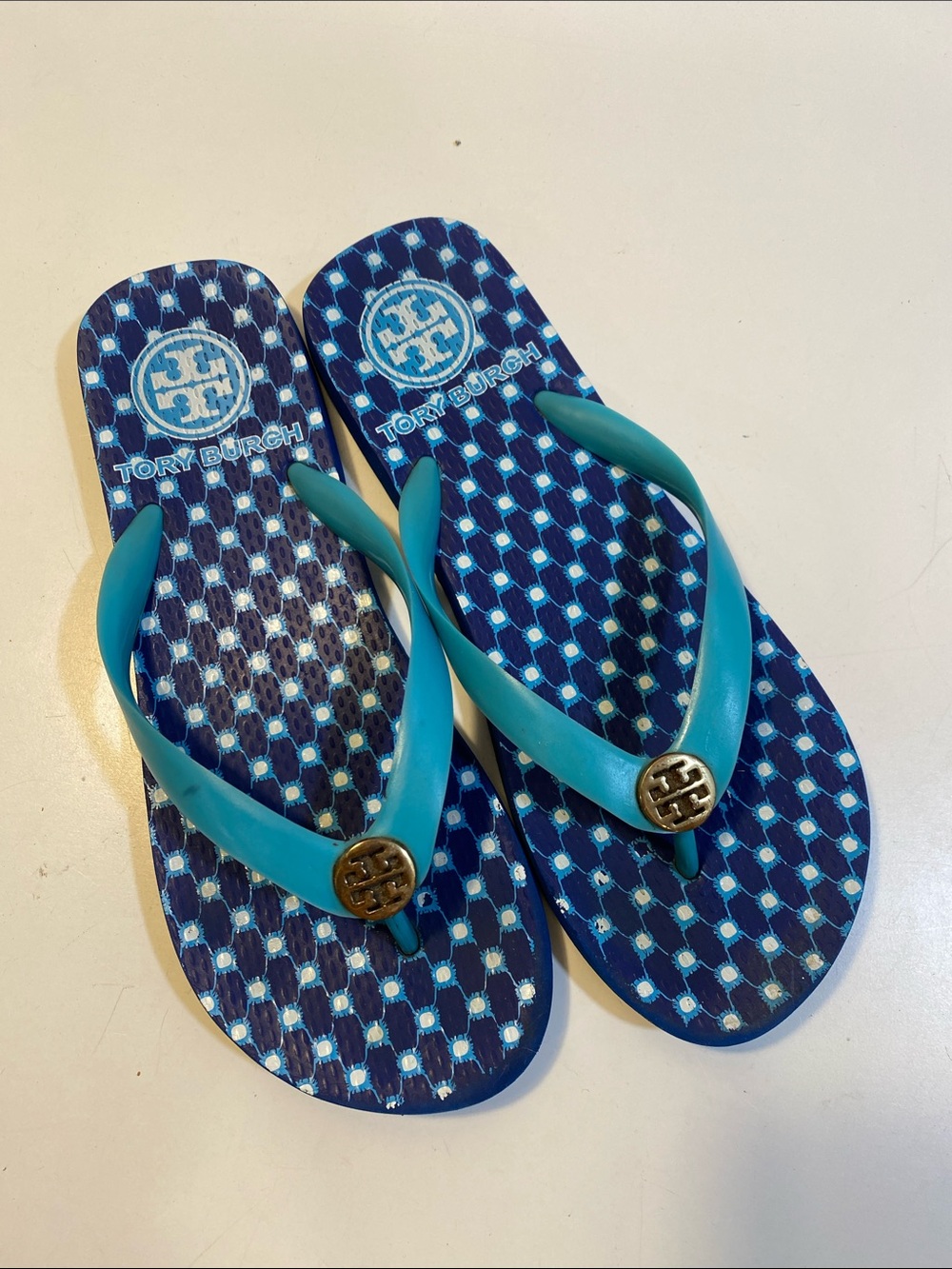 Tory Burch Navy & Turquoise Logo Medallion Flip Flops Sz 7